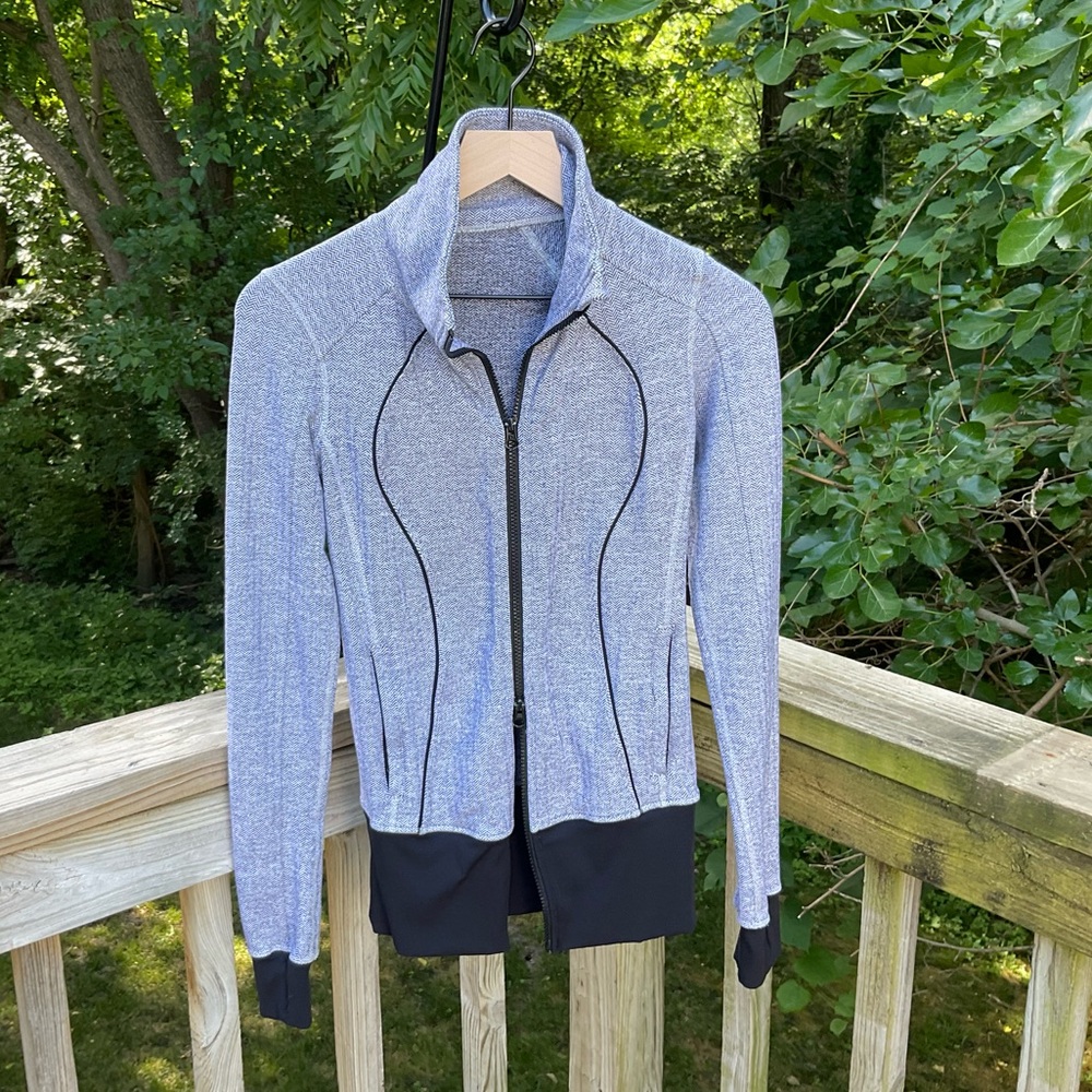 Lululemon size 2 jacket with double zipper
